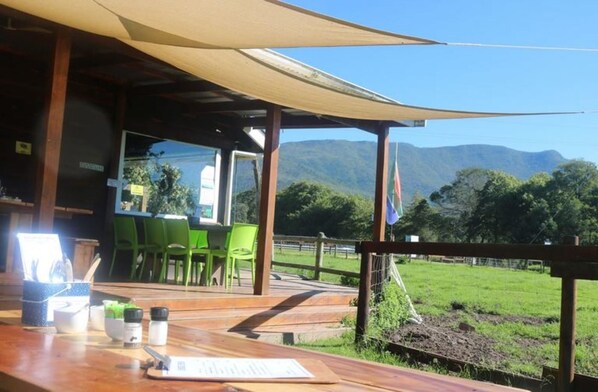 Breakfast served - Natures Way (The Crags)