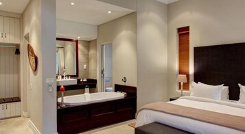 Minibar, in-room safe, free WiFi, bed sheets