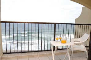 Luxury Apartment, 3 Bedrooms | Beach/ocean view