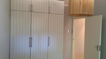 Iron/ironing board, free WiFi