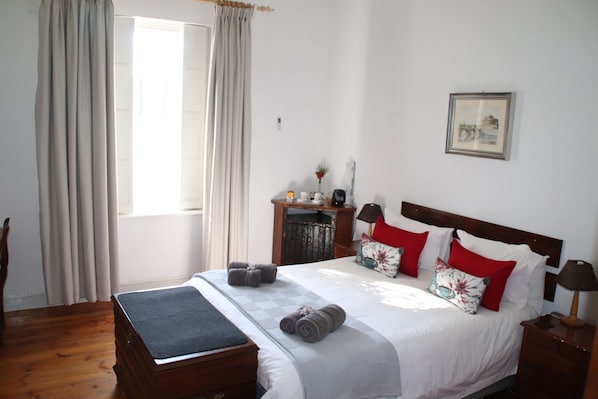 Lily Room | 5 bedrooms, premium bedding, minibar, in-room safe