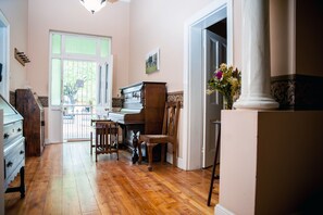 Interior entrance - Petal's Place Guest House (Robertson)