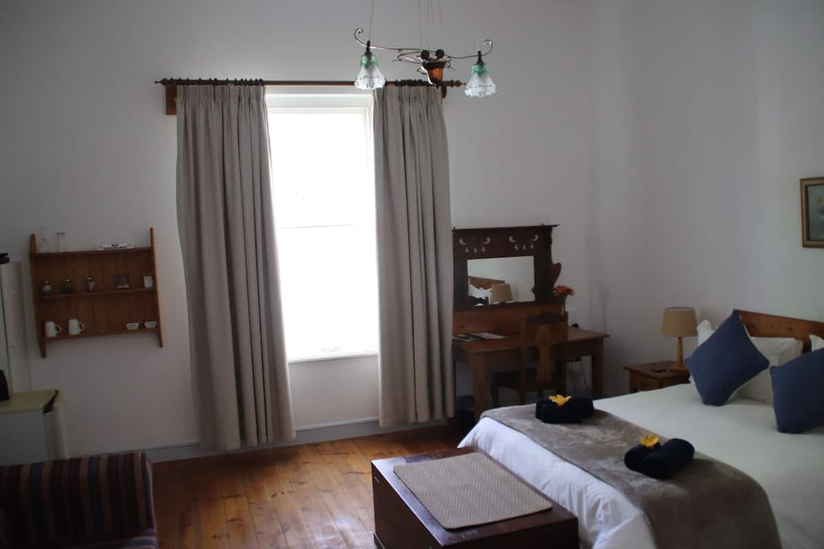 Rose Room | 5 bedrooms, premium bedding, minibar, in-room safe