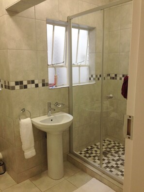 Comfort Apartment, 2 Bedrooms | Bathroom