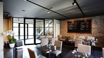 Lunch and dinner served