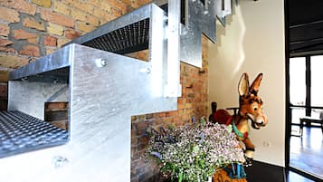 Lunch and dinner served