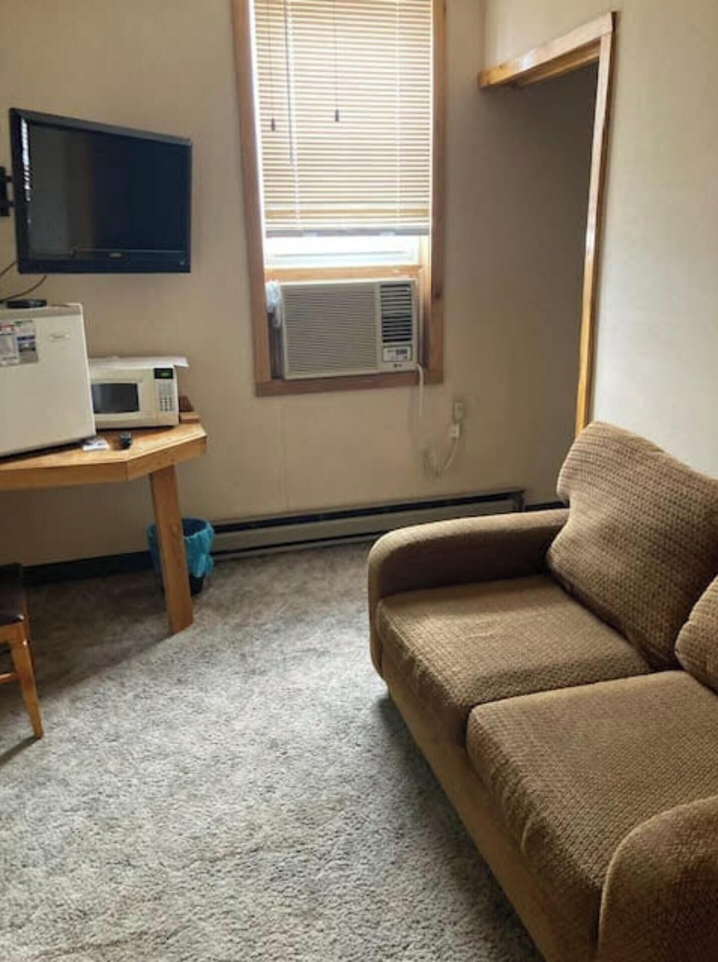 Deluxe Room, 2 Double Beds, Non Smoking | Desk, WiFi (free), bed sheets