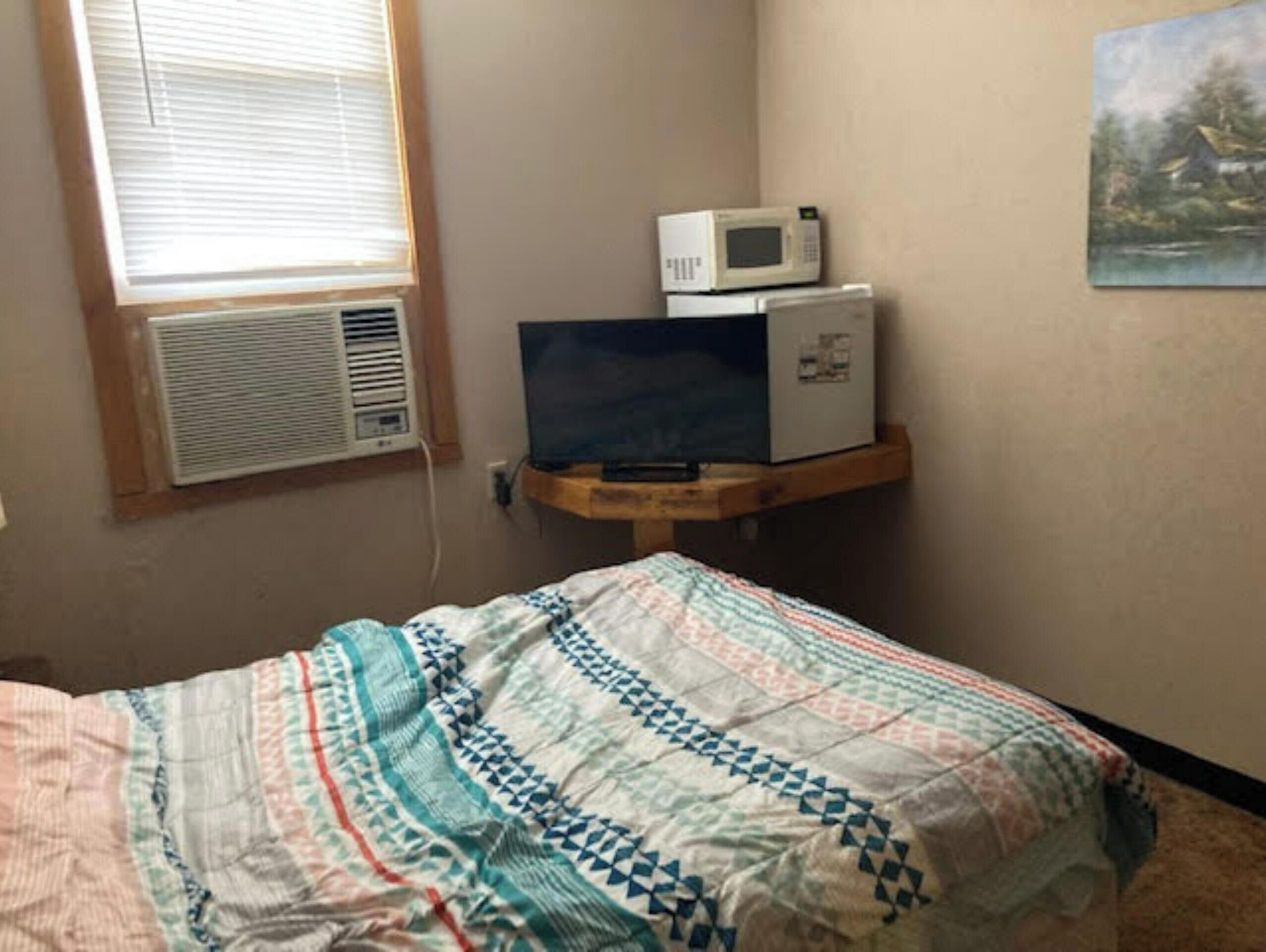Deluxe Room, 2 Double Beds, Non Smoking | Desk, WiFi (free), bed sheets