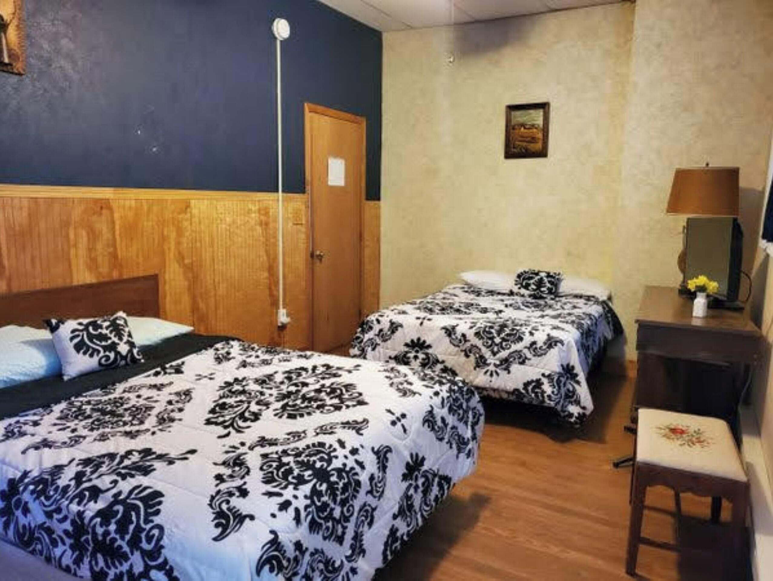 Deluxe Room, 2 Double Beds, Non Smoking | Desk, WiFi (free), bed sheets