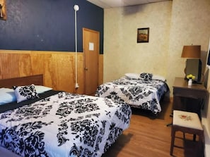 Deluxe Room, 2 Double Beds, Non Smoking | Desk, WiFi (free), bed sheets - OYO Historic Heritage Motel Kansas (Dighton)