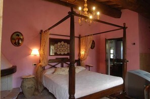 1 makuuhuone, minibaari, tallelokero huoneessa, äänieristys