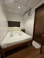 标准双人房 | 免费 WiFi、床单