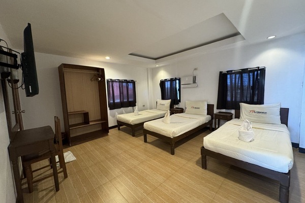 Triple Room, 3 Twin Beds | Free WiFi, bed sheets