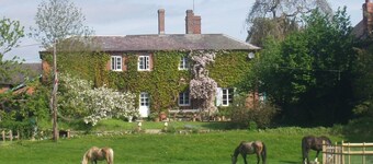Lower Buckton Country House - Sleeps 12