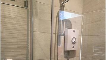 Room (King) | Bathroom shower