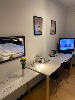 Triple Room, Multiple Beds | Iron/ironing board, bed sheets - Egtved Hotel (Egtved)