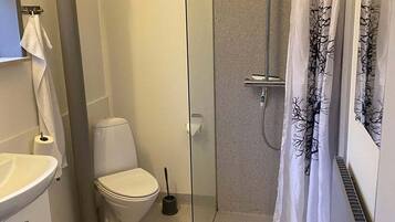 Double Room | Bathroom