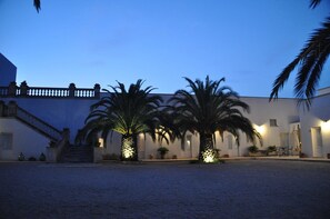Front of property – evening/night - Masseria Carignani (Tuglie)