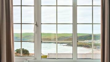 Apartment (Sleeps 6) | Living area | Flat-screen TV