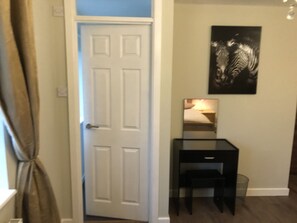 Habitación doble, baño compartido | Vista desde la habitación