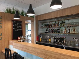 Bar (en el alojamiento)