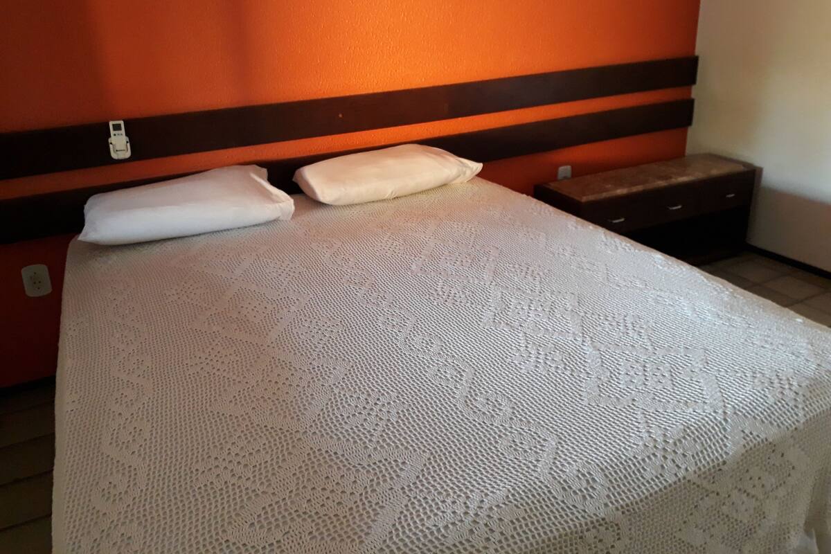 Minibar, iron/ironing board, free WiFi, bed sheets
