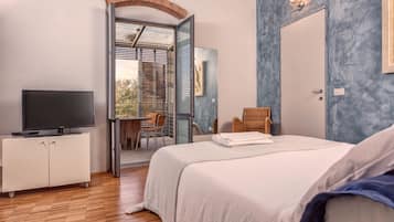 Premium bedding, down duvets, in-room safe, blackout curtains