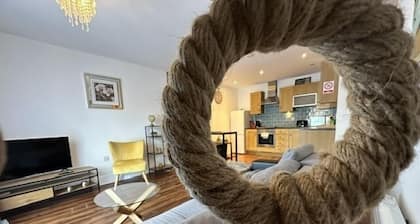 Grand Central Apartments, Centro