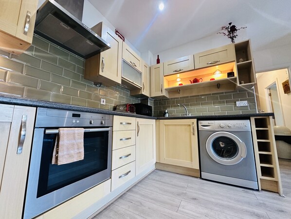 Exclusive Apartment, Private Bathroom (Top Floor CTR 30) | Dining