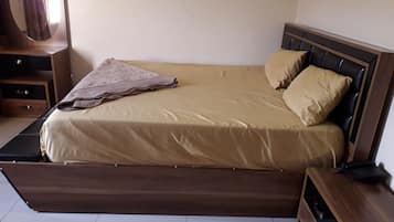 1 bedroom, in-room safe, desk, free WiFi