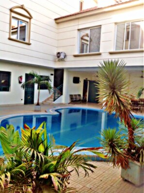 Outdoor pool - Star Residence (Bamako)