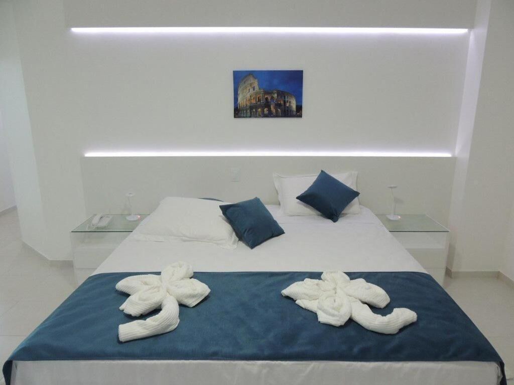 minibar, desk, free wifi