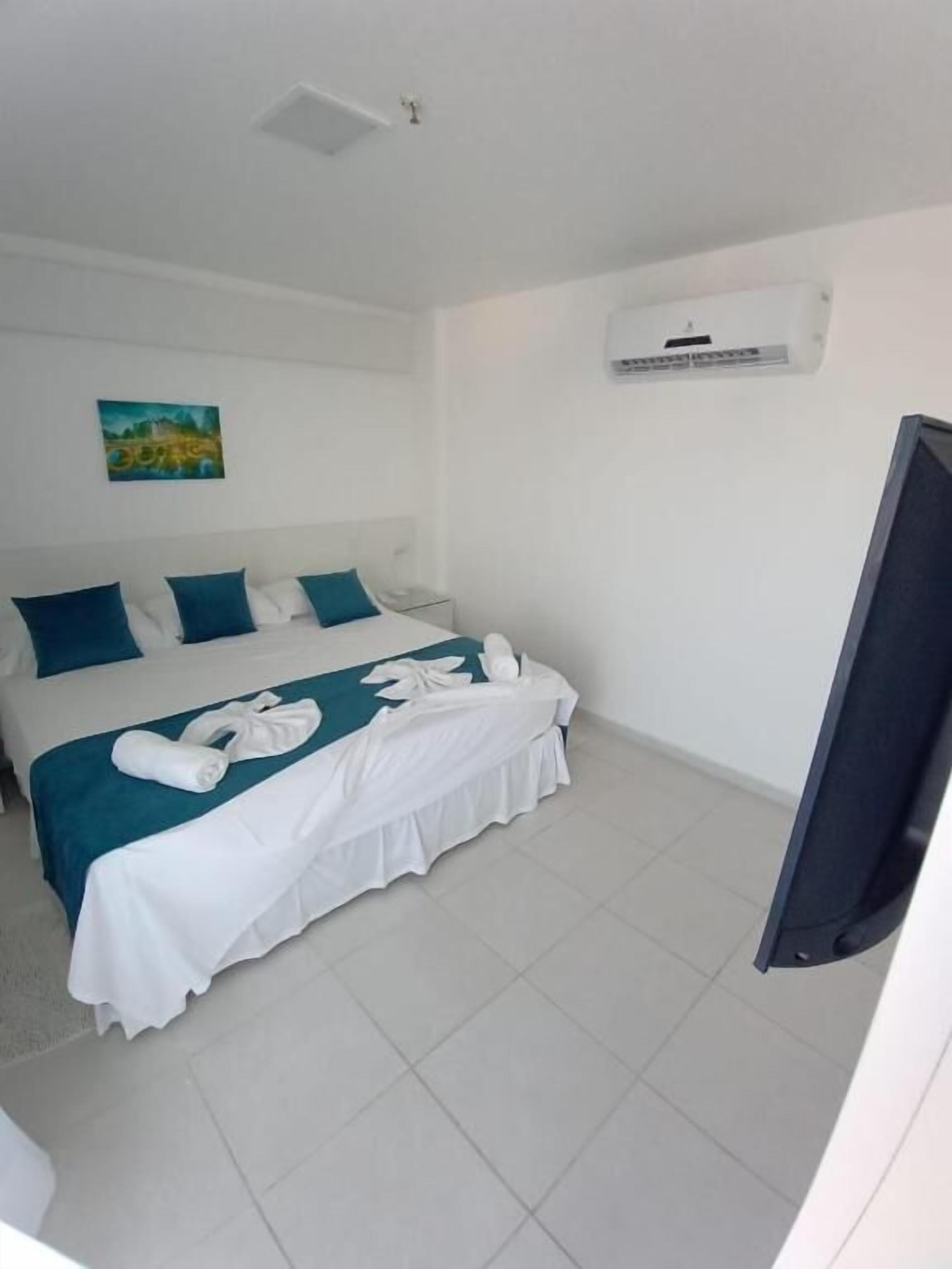 minibar, desk, free wifi