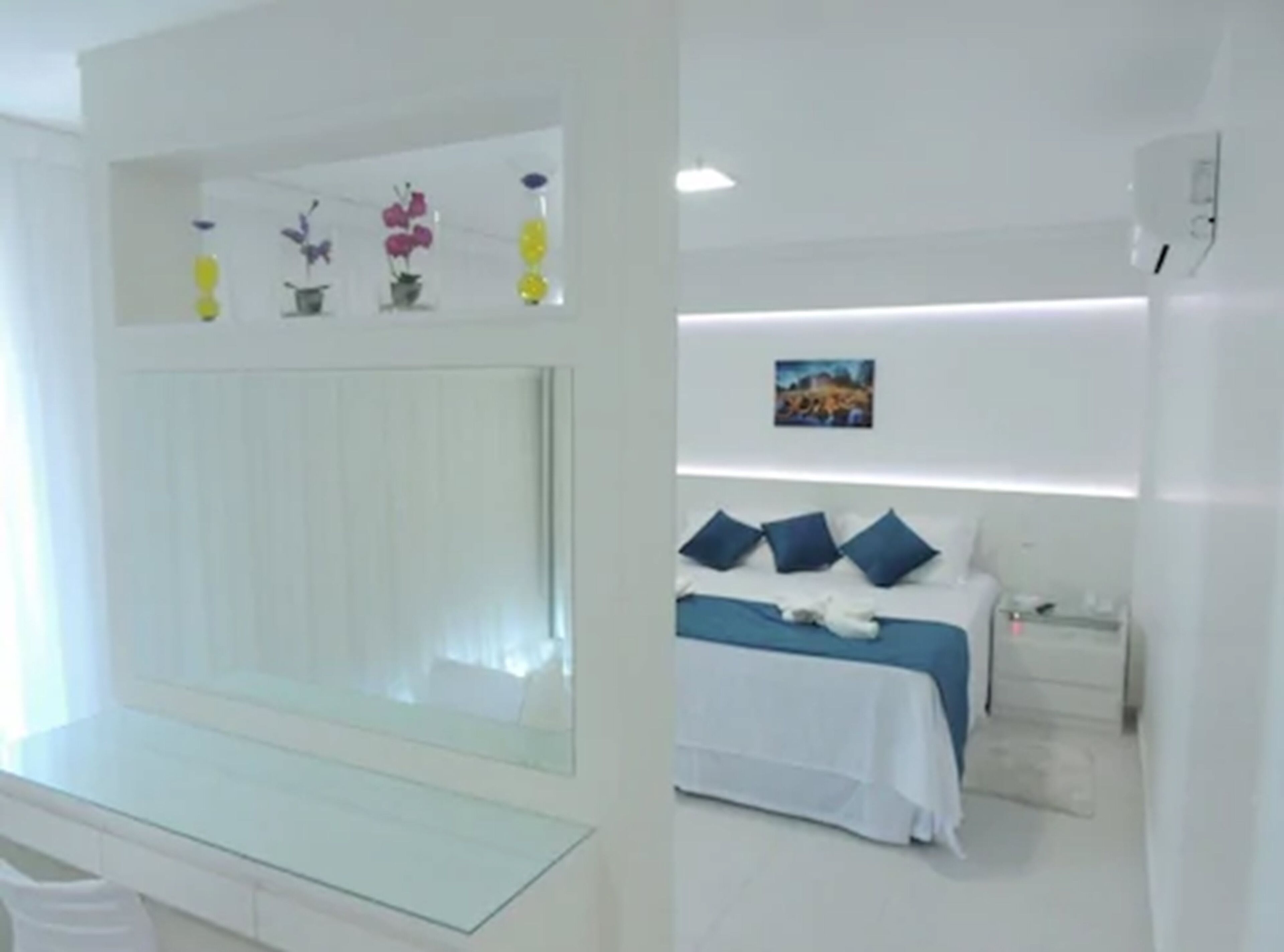 minibar, desk, free wifi