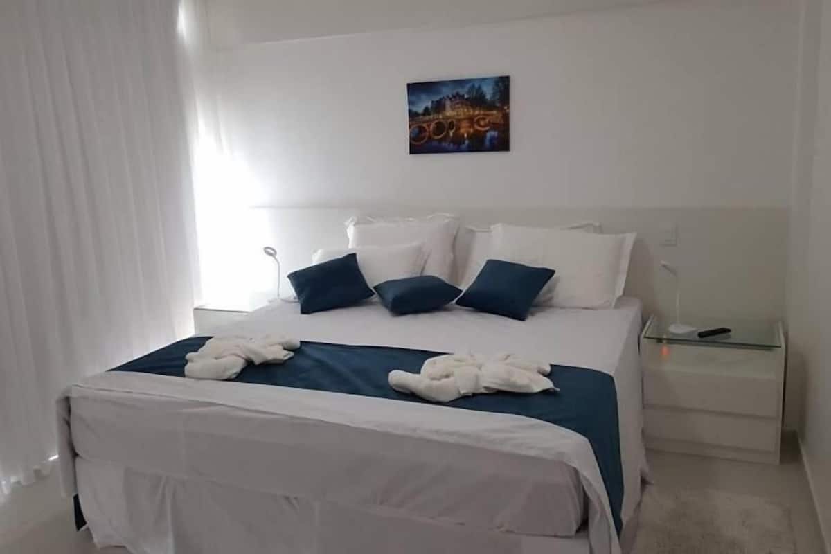 Suite Deluxe, vue ville | 1 chambre, minibar, bureau, Wi-Fi gratuit