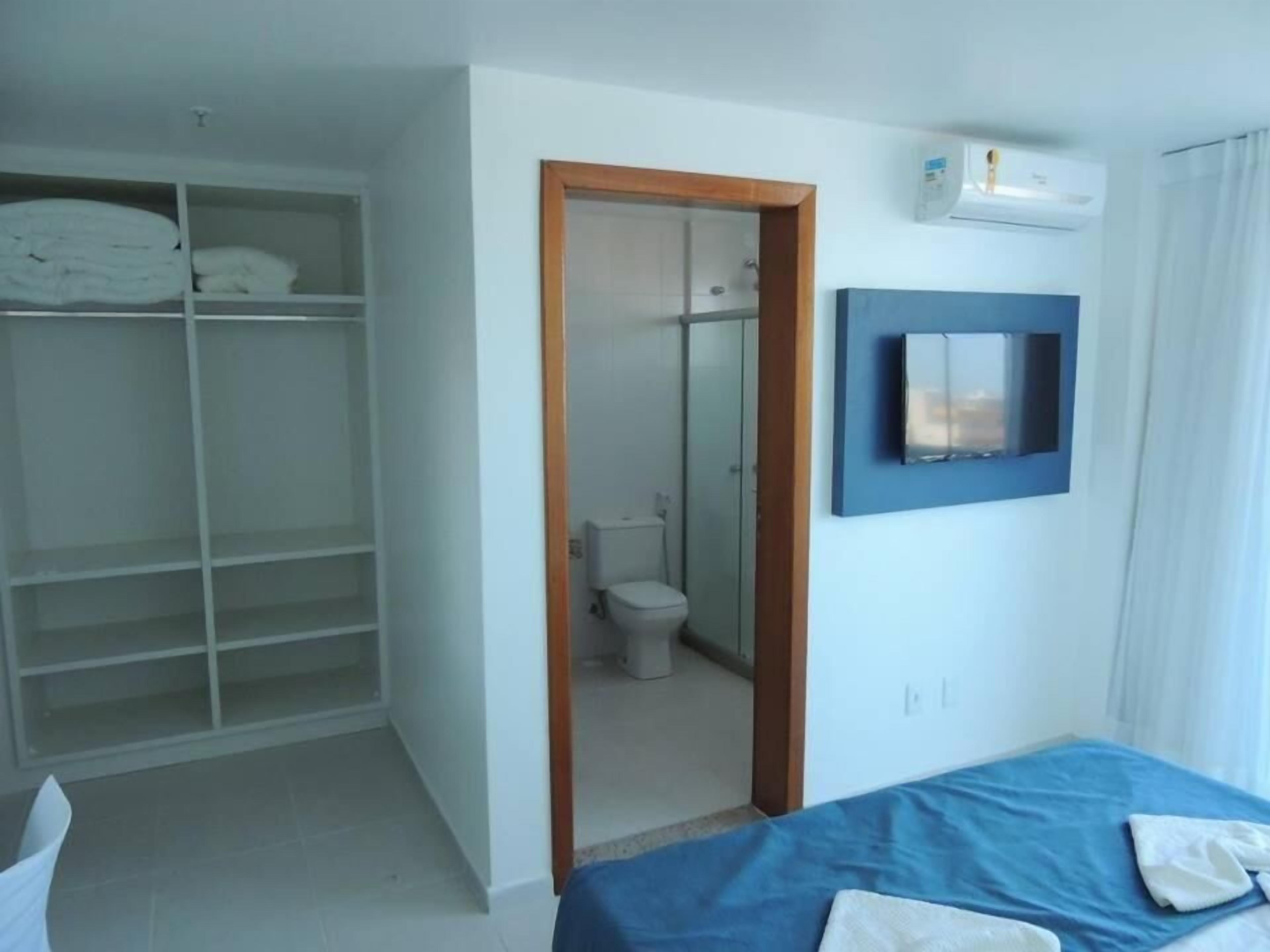 minibar, desk, free wifi