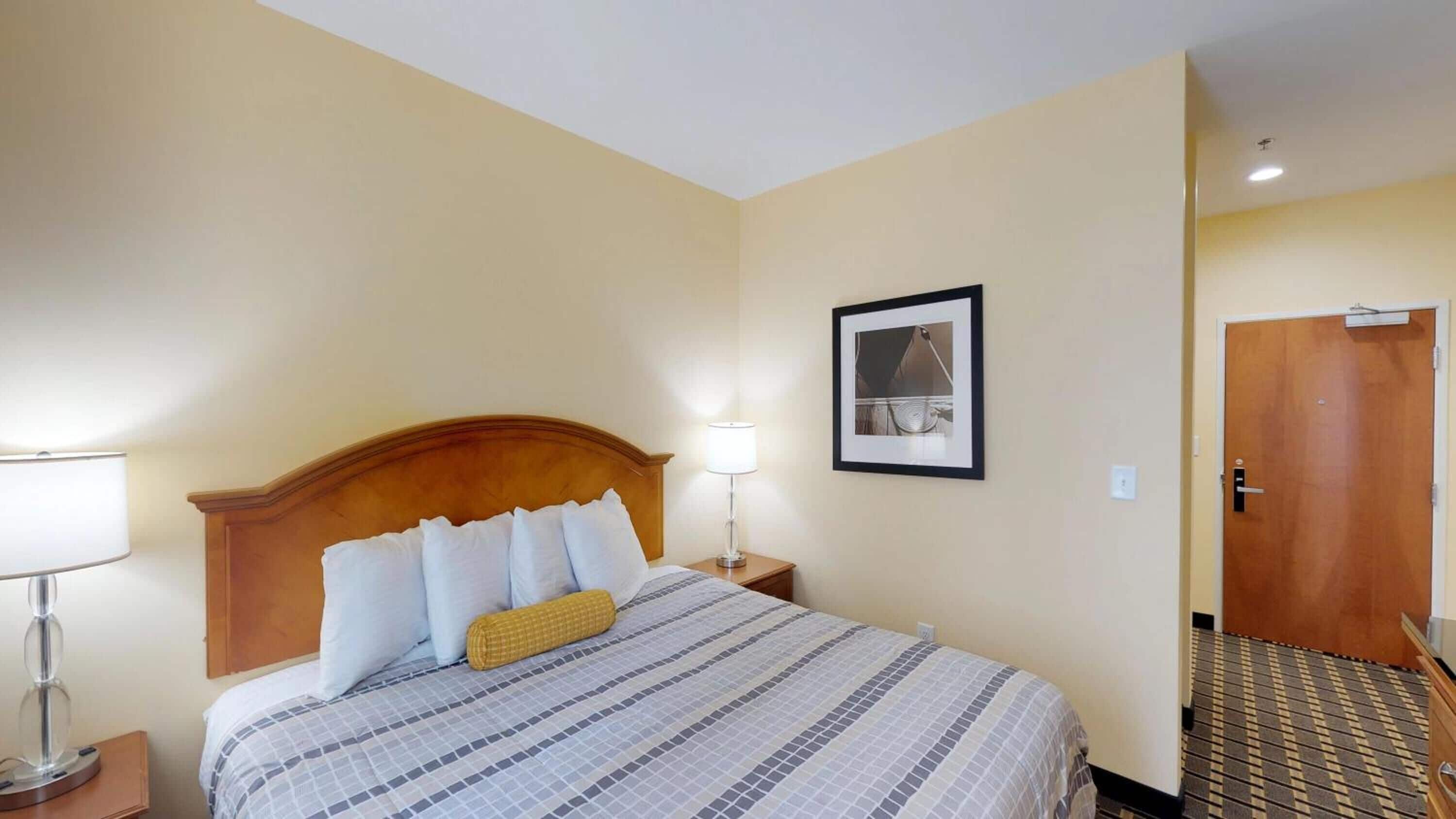 in-room safe, desk, free wifi, bed sheets