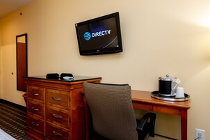 Cofres nos quartos, escrivaninha, Wi-Fi de cortesia, roupa de cama