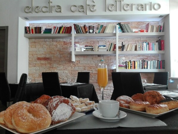 含每日外帶早餐