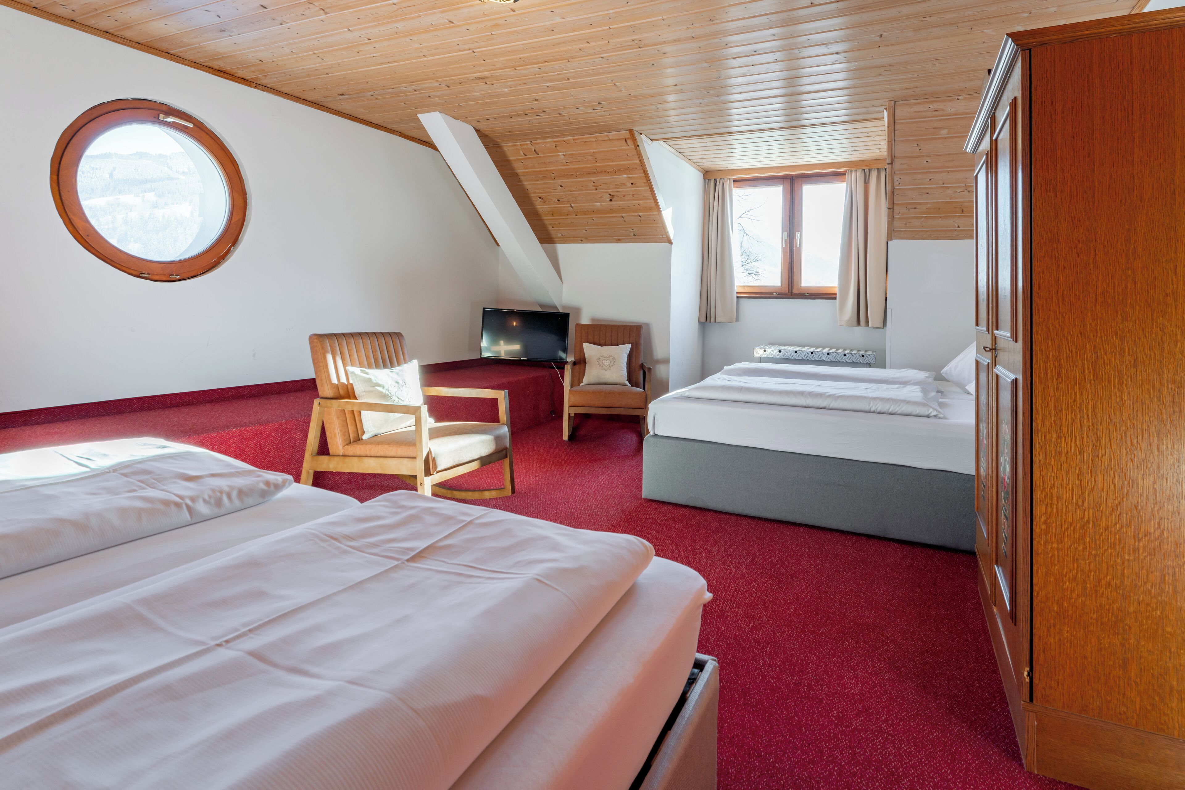 family room | premium bedding, down duvets, in-room safe, desk