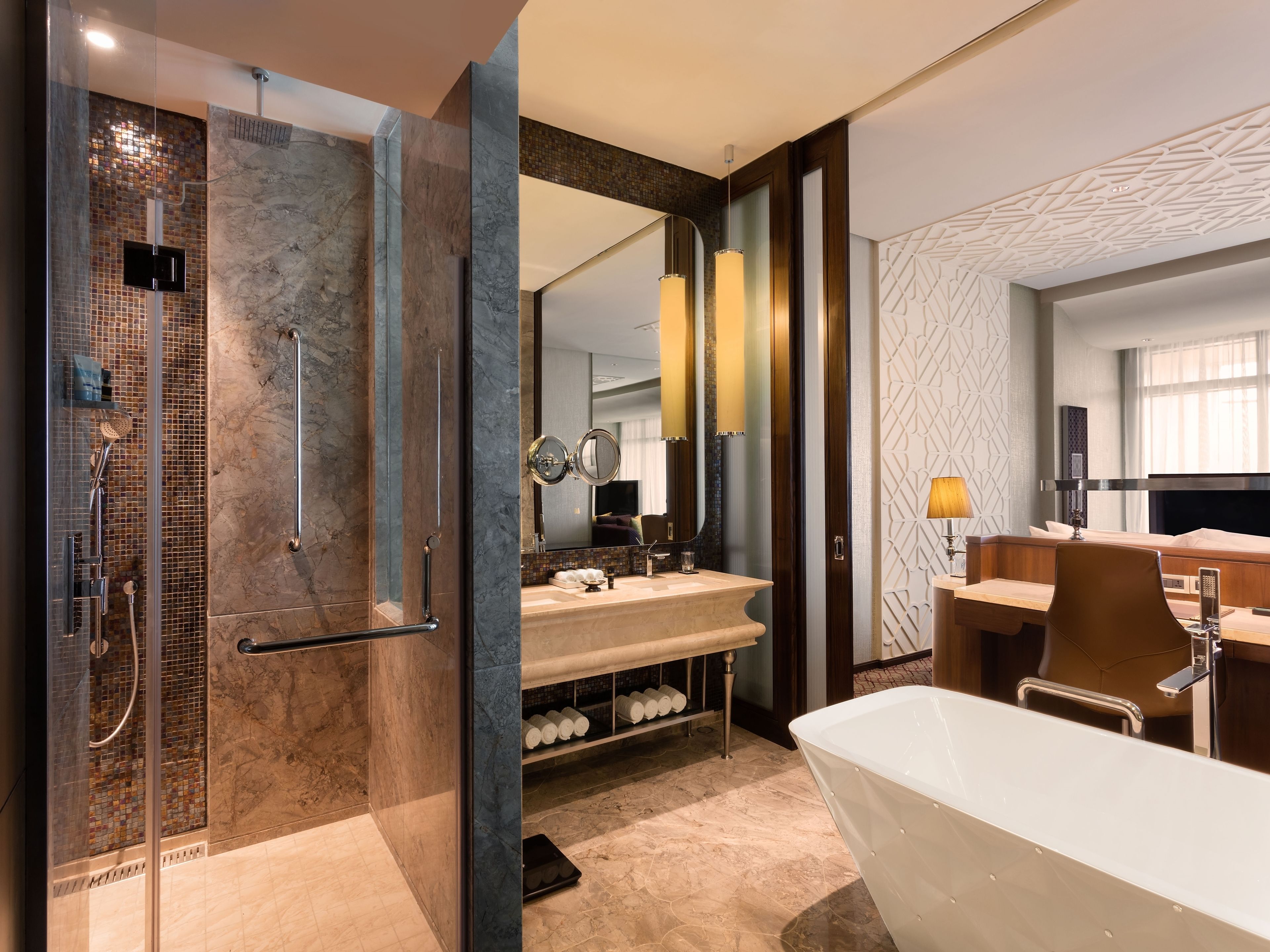 separate bathtub and shower, rainfall showerhead, free toiletries