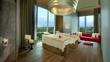 Couples treatment rooms, body treatments, body wraps, body scrubs