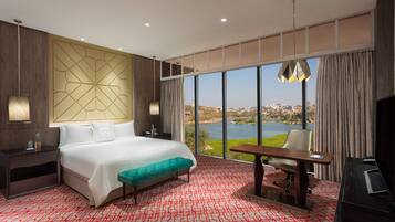 Apartment, 2 Bedrooms, Smoking | Premium bedding, in-room safe, desk, blackout drapes