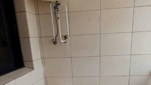 Unclassified image, 4 of 12, button - Residence bellevue 2 (Abidjan)