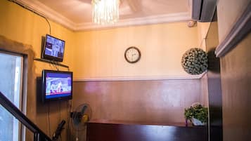 Laptop workspace, WiFi, wheelchair access