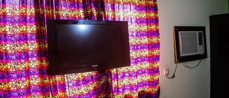 Skrivebord for bærbar PC, wi-fi og rullestolvennlig