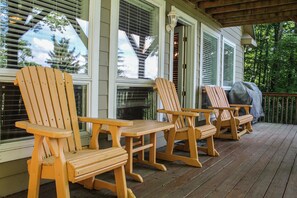 House | Porch - Appalachian Mountain Getaway Apartment (Blowing Rock)