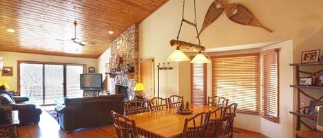 House | In-room dining