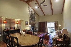 2 bedrooms, free WiFi - Courtside at Yonahlossee Apartment (Boone)