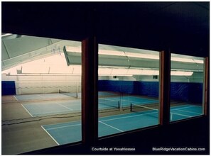 House | Sports facility - Courtside at Yonahlossee Apartment (Boone)